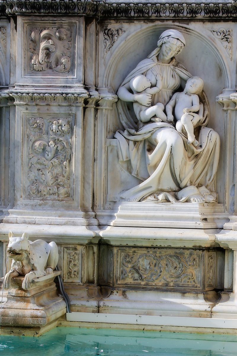 Siena romulus and remus fountain small Amy Sorensen