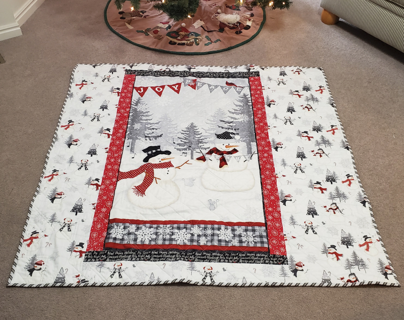 21b christmas table quilt back